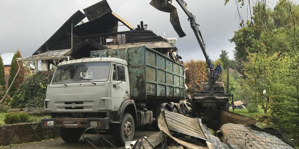 Вывоз мусора после пожара с утилизацией в Балашихе в октябре