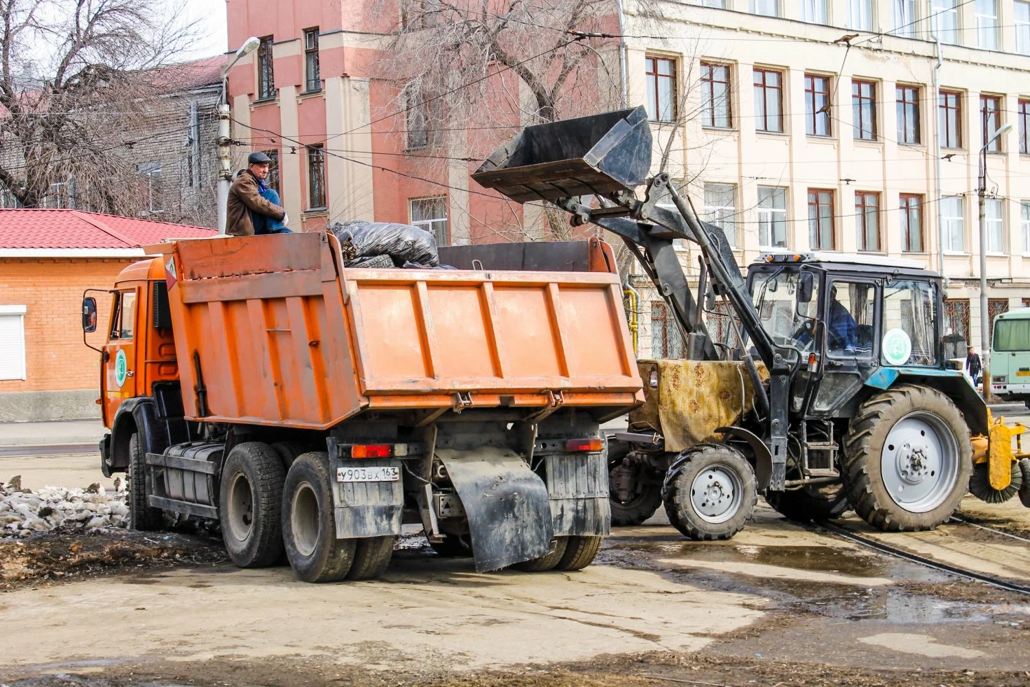 Вывоз мусора Камазом в Балашихе – аренда и заказ Камаза 10 тонн от 2409 руб. в ПроМусор