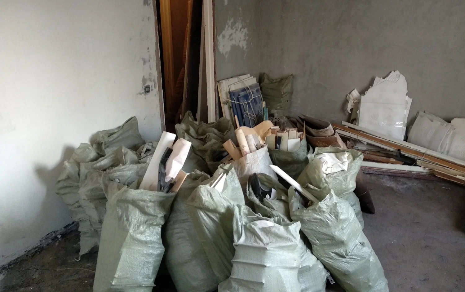 Уборка строительного мусора с вывозом и утилизацией в Балашихе в октябре